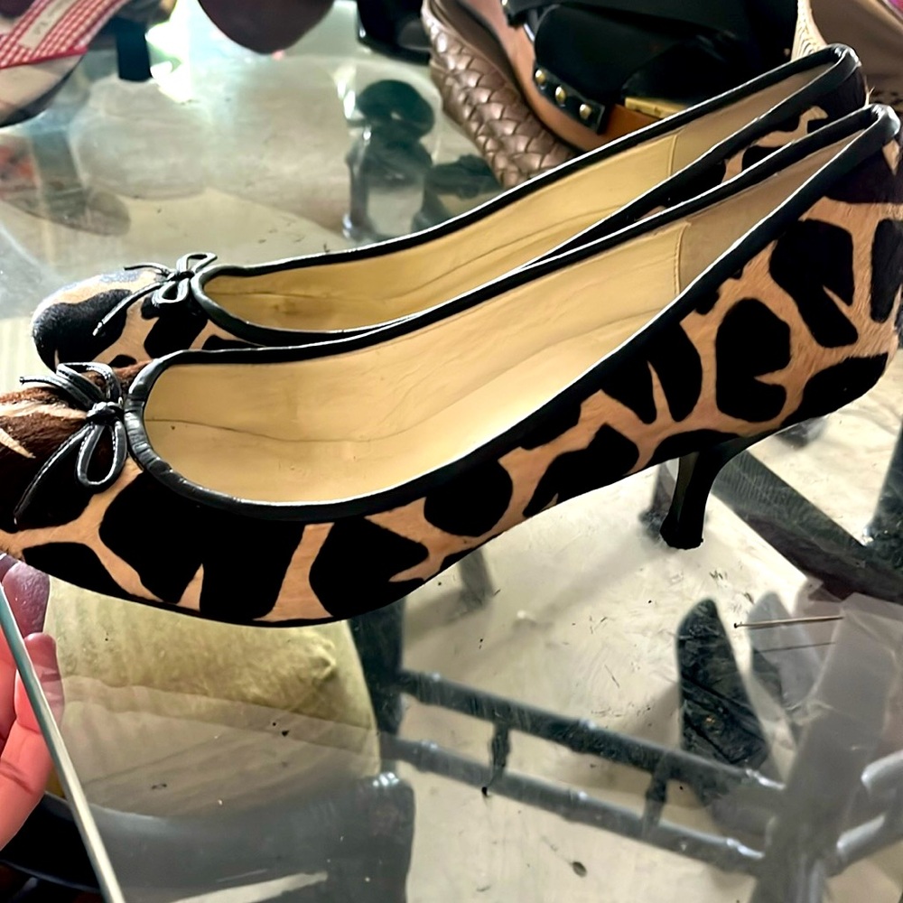 Bettye muller 1 1/2 inch used heals. Great condition. Size 40. Made in Italy